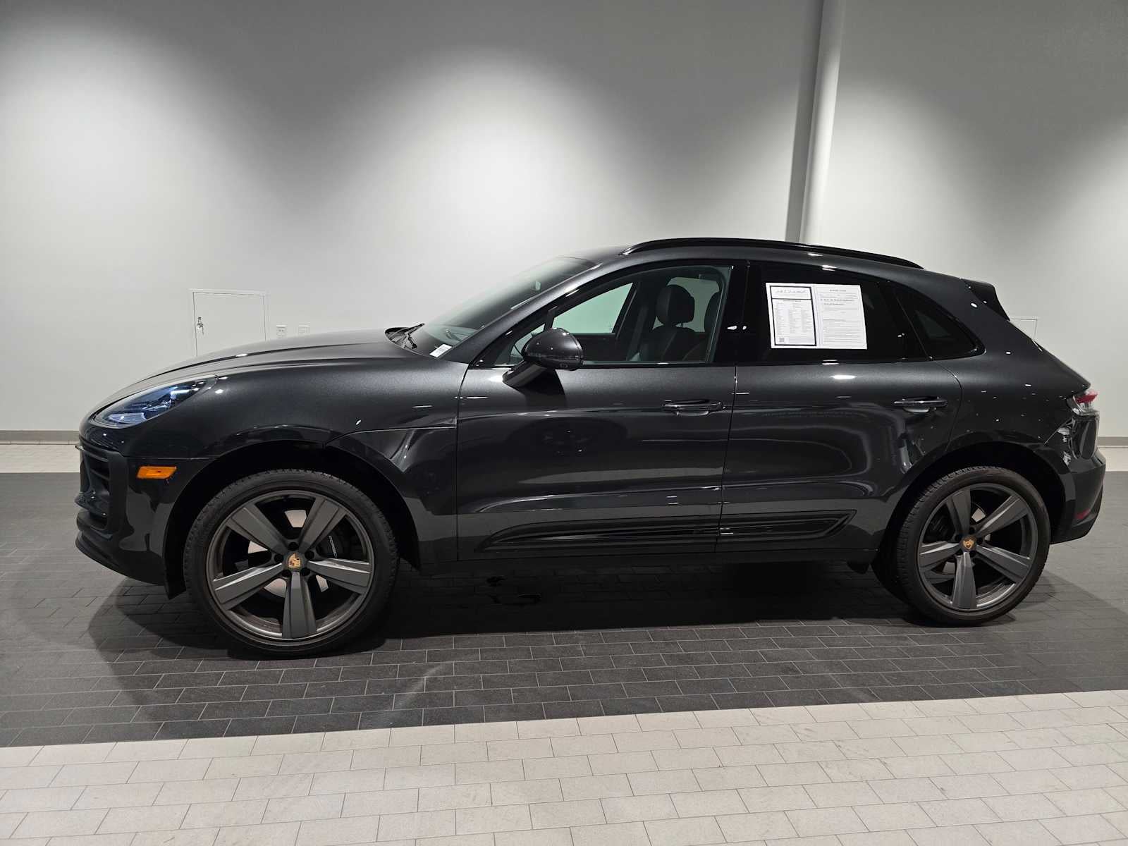 2025 Porsche Macan Base