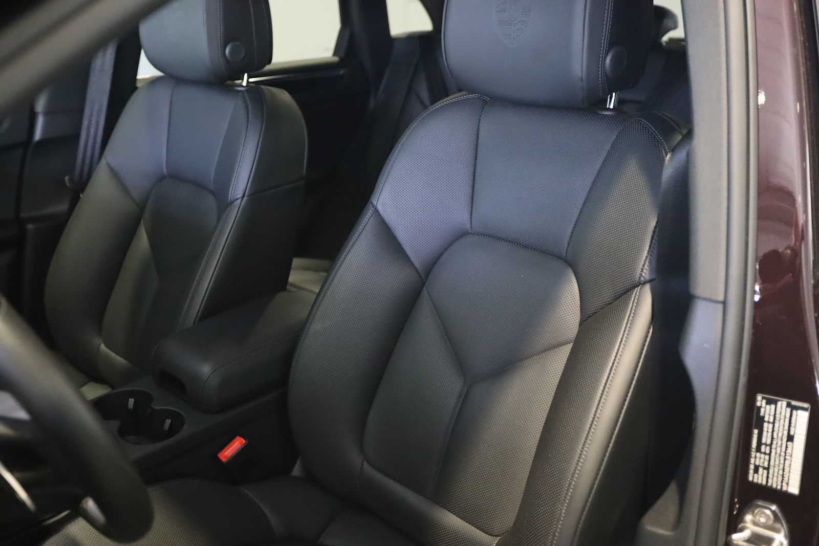 2025 Porsche Macan Macan T