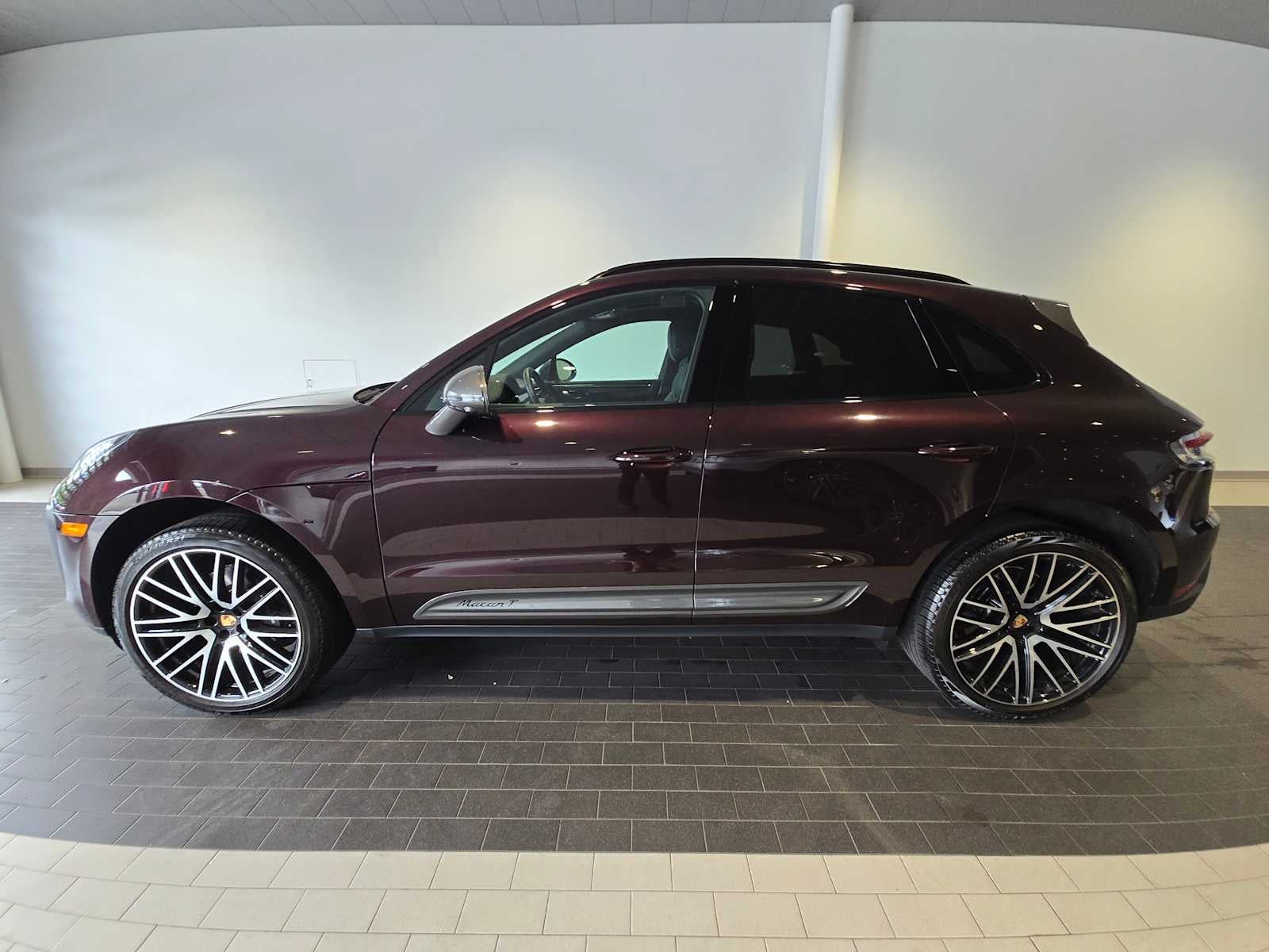 2025 Porsche Macan Macan T