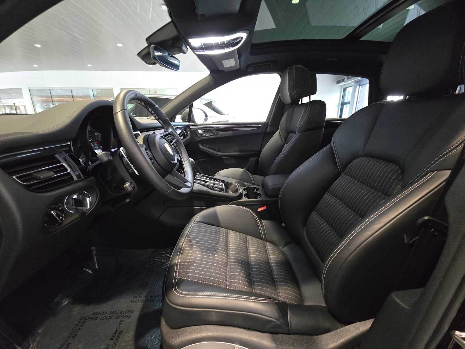 2025 Porsche Macan Macan T