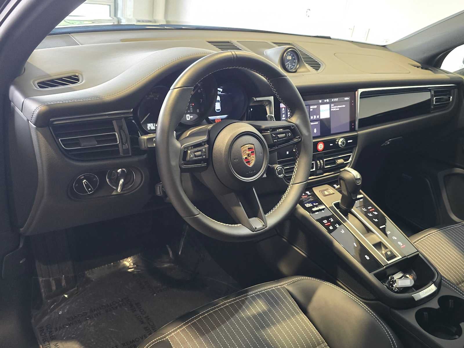 2025 Porsche Macan Macan T