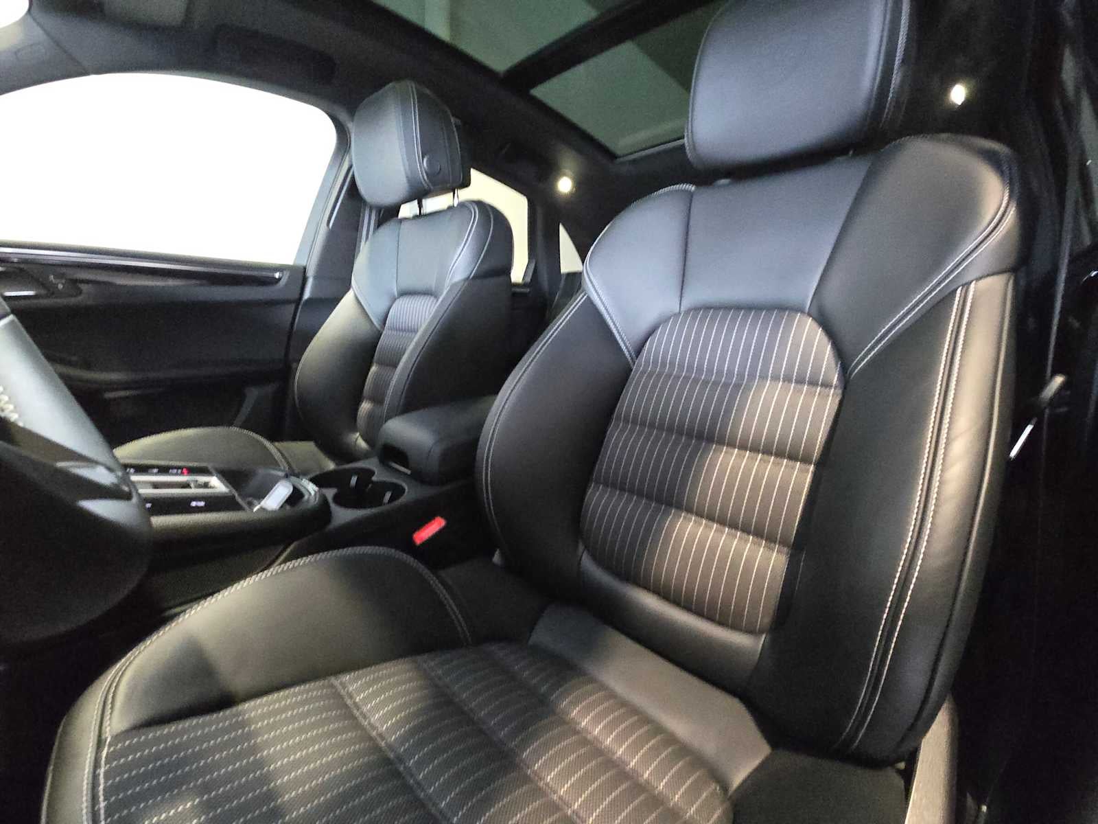 2025 Porsche Macan Macan T