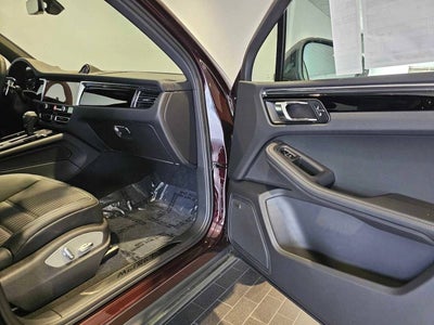 2025 Porsche Macan T