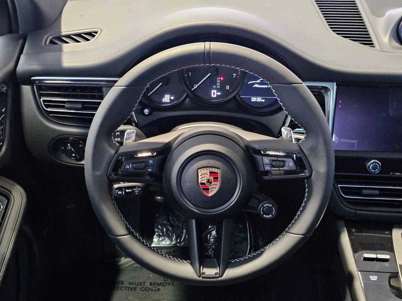 2025 Porsche Macan T