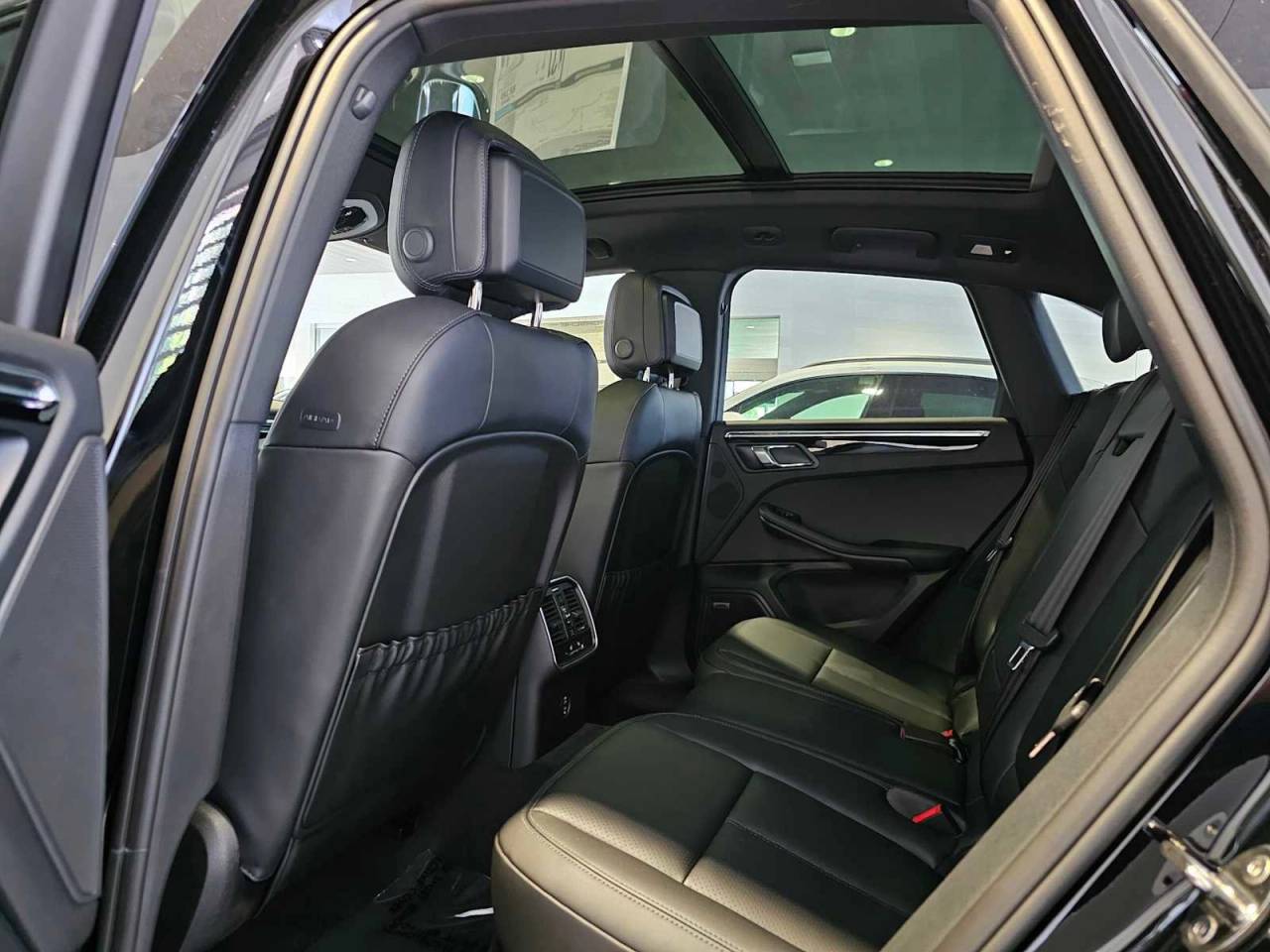 2025 Porsche Macan Macan