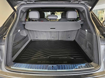 2023 Porsche Cayenne Base