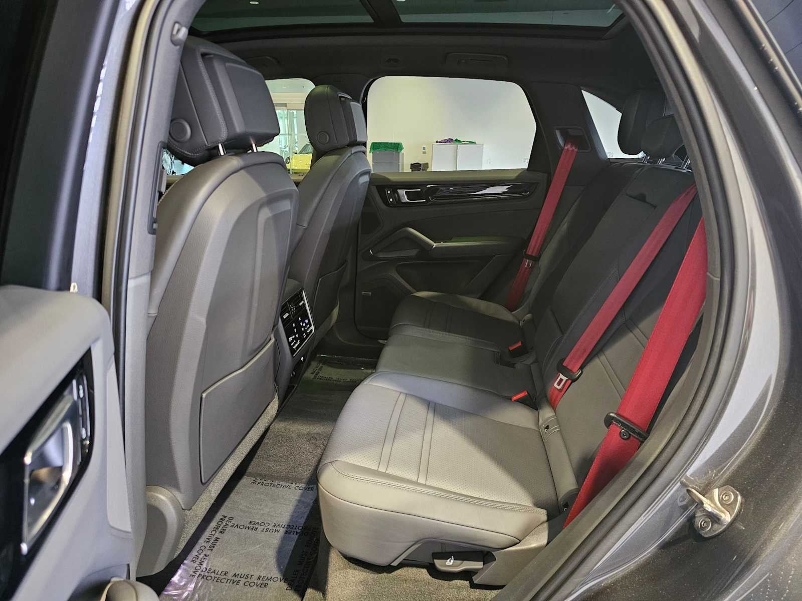 2023 Porsche Cayenne Base