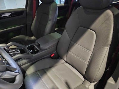 2023 Porsche Cayenne Base