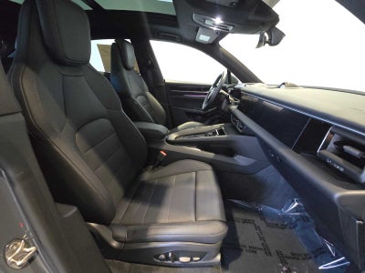 2025 Porsche Macan Electric 4