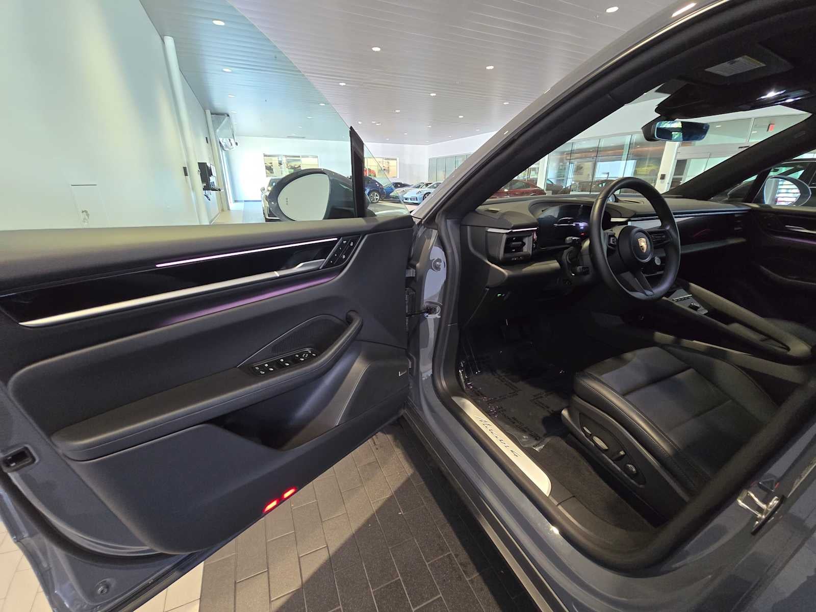 2025 Porsche Macan Electric 4