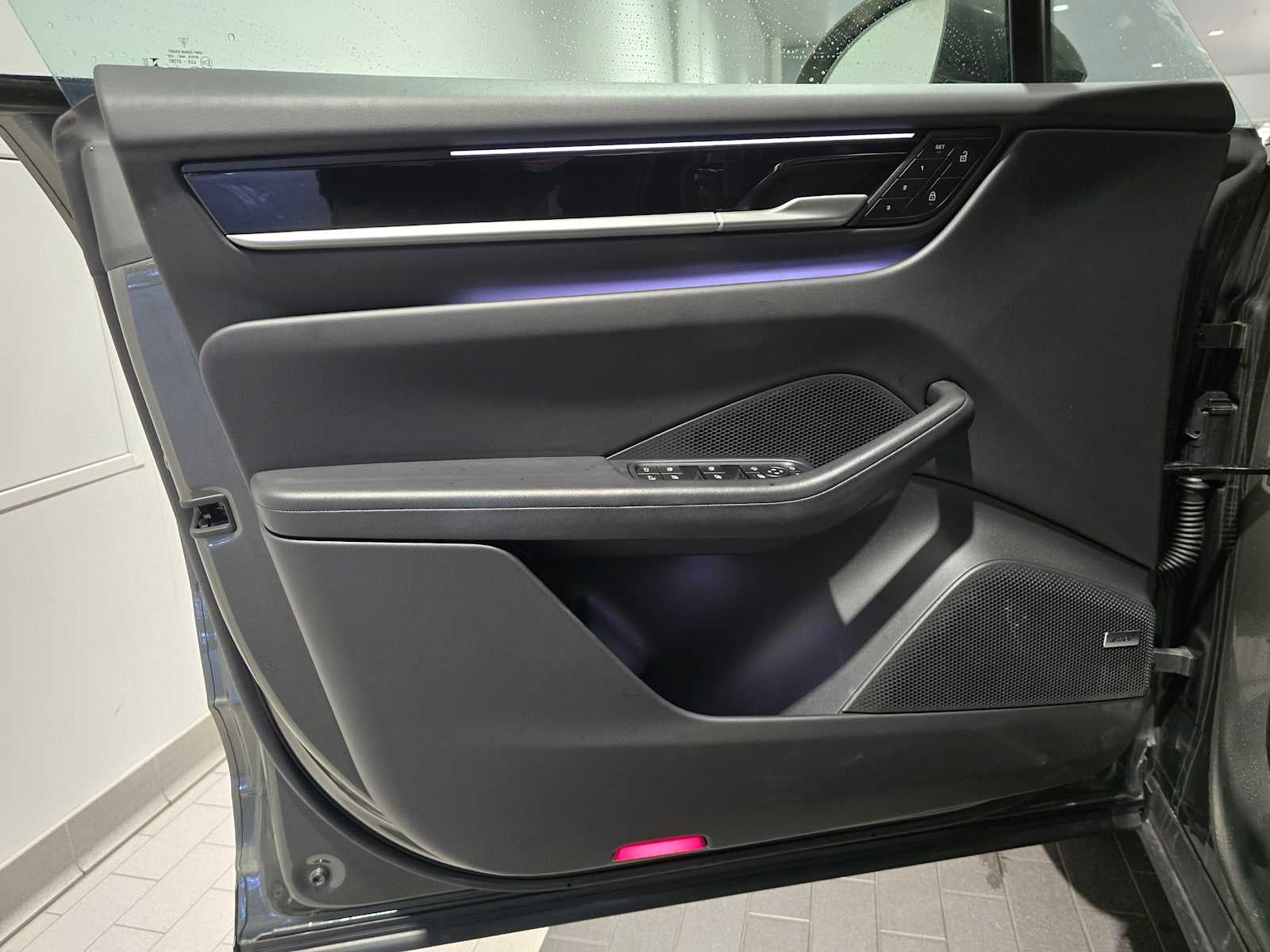 2024 Porsche Macan Electric 4