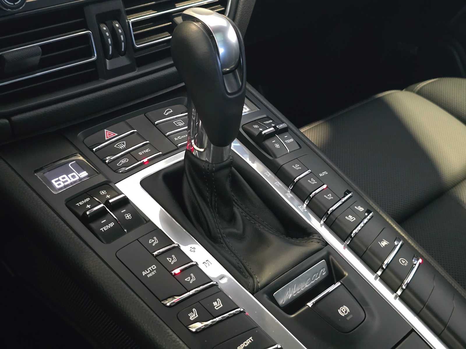 2019 Porsche Macan Macan S