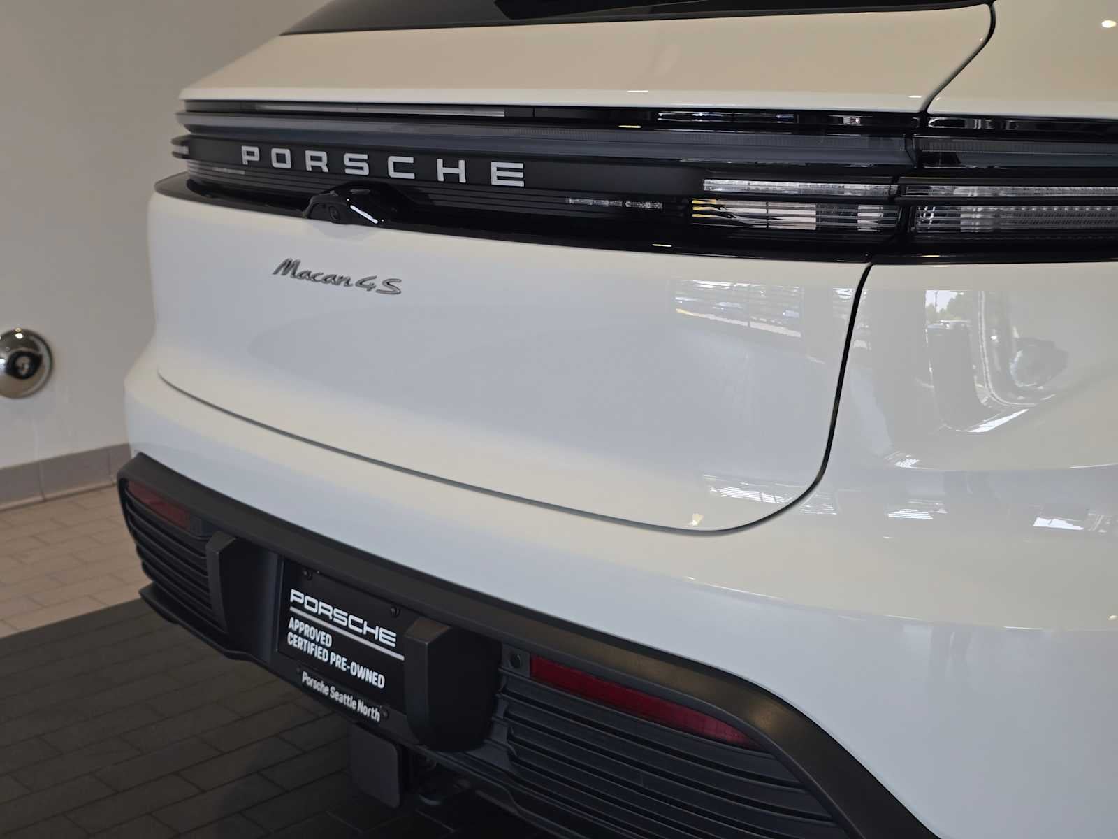 2025 Porsche Macan Macan 4S Electric