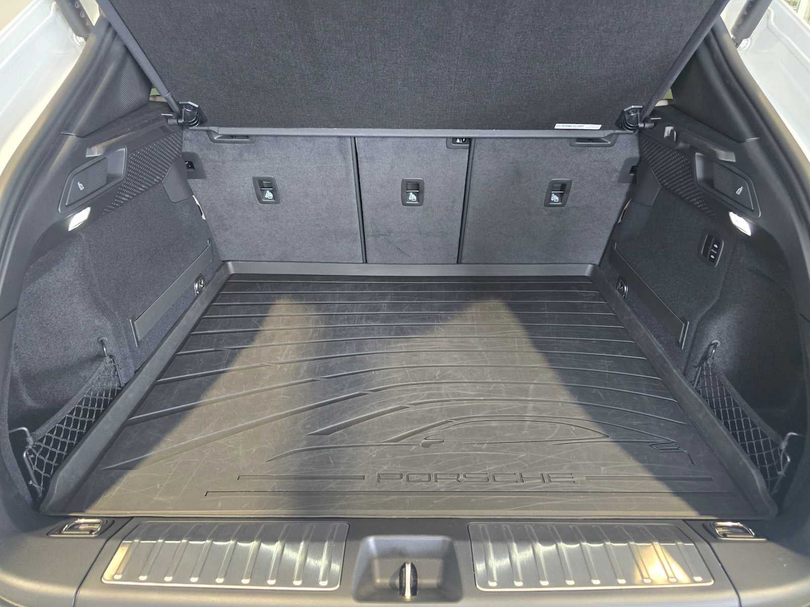 2025 Porsche Macan Macan 4S Electric