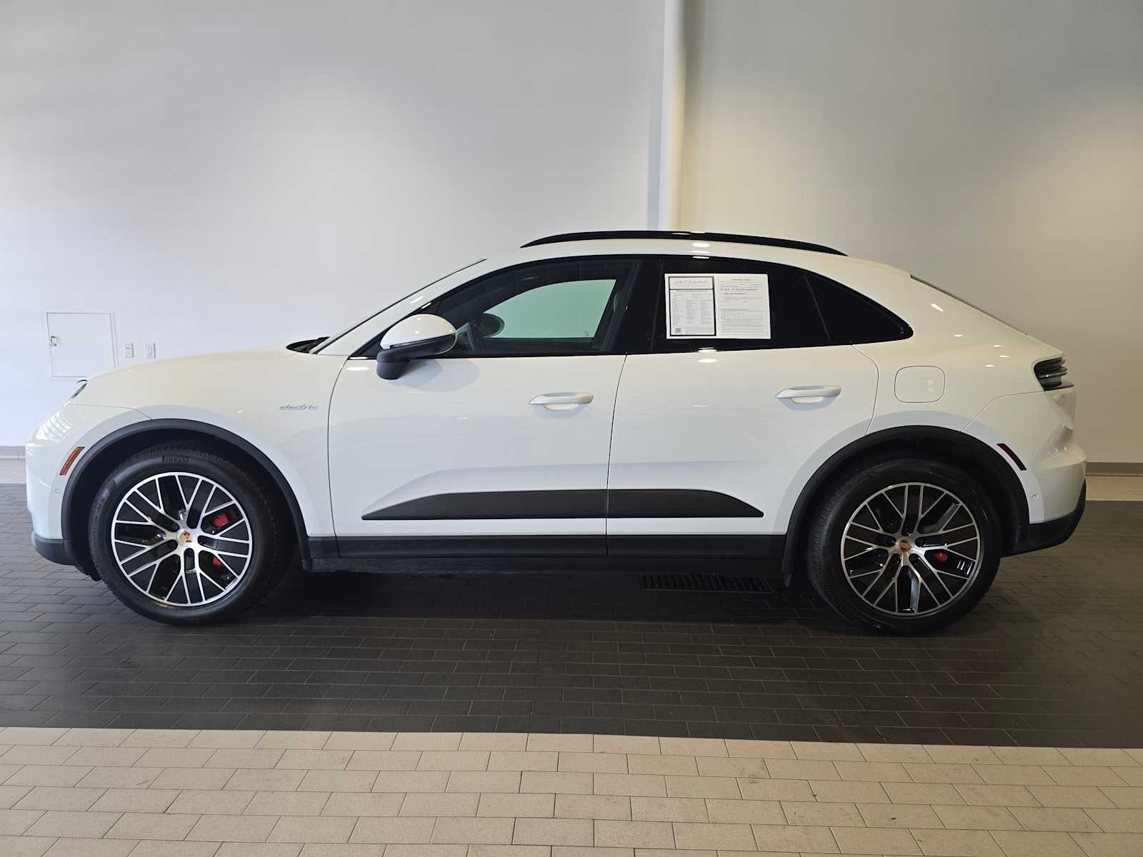 2025 Porsche Macan Macan 4S Electric