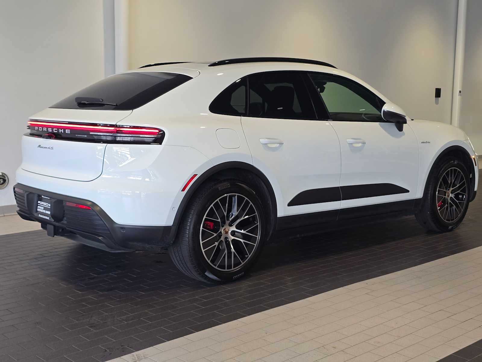 2025 Porsche Macan Macan 4S Electric