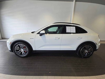 2025 Porsche Macan Electric 4S