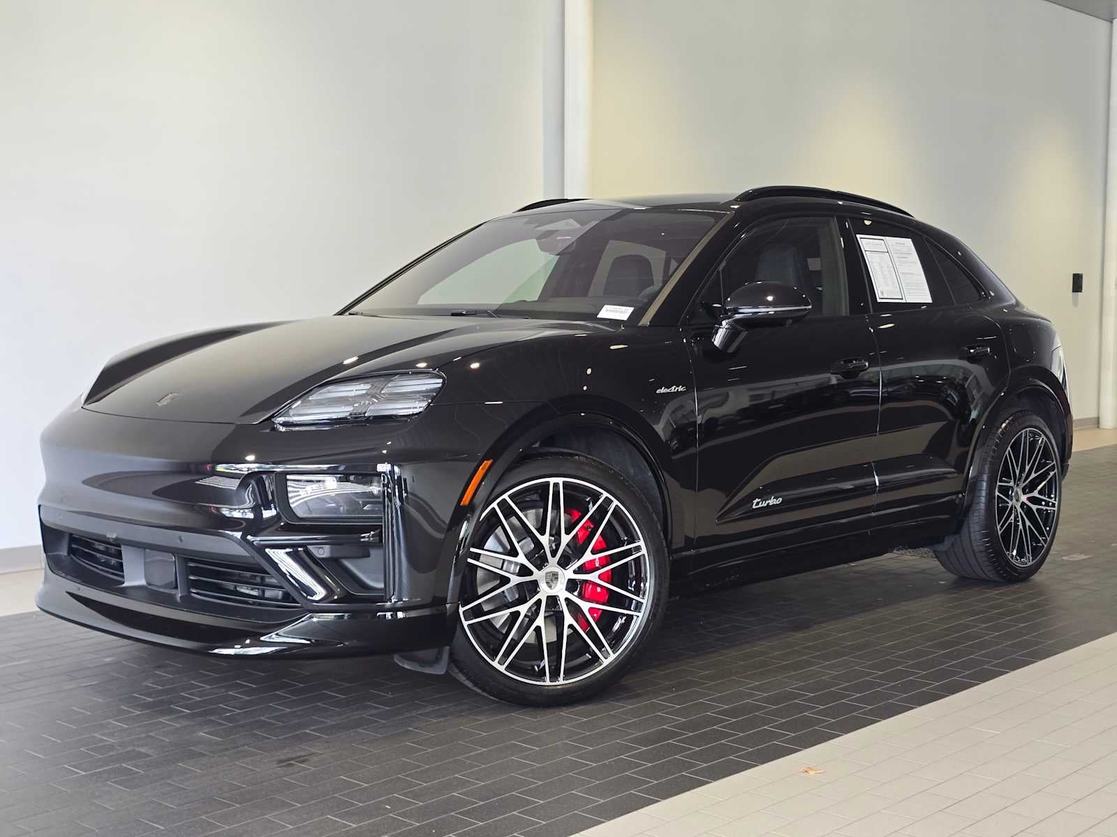 2025 Porsche Macan Macan Turbo Electric