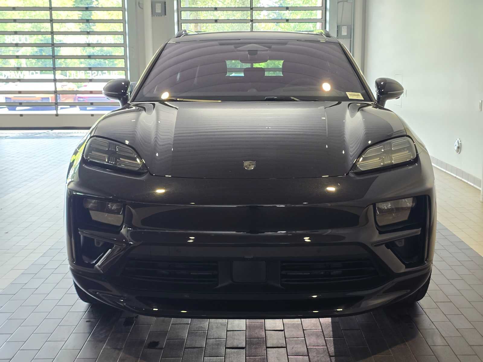 2025 Porsche Macan Macan Turbo Electric