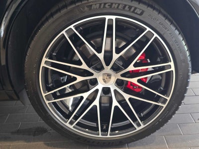 2025 Porsche Macan Macan Turbo Electric