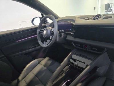 2025 Porsche Macan Macan Turbo Electric