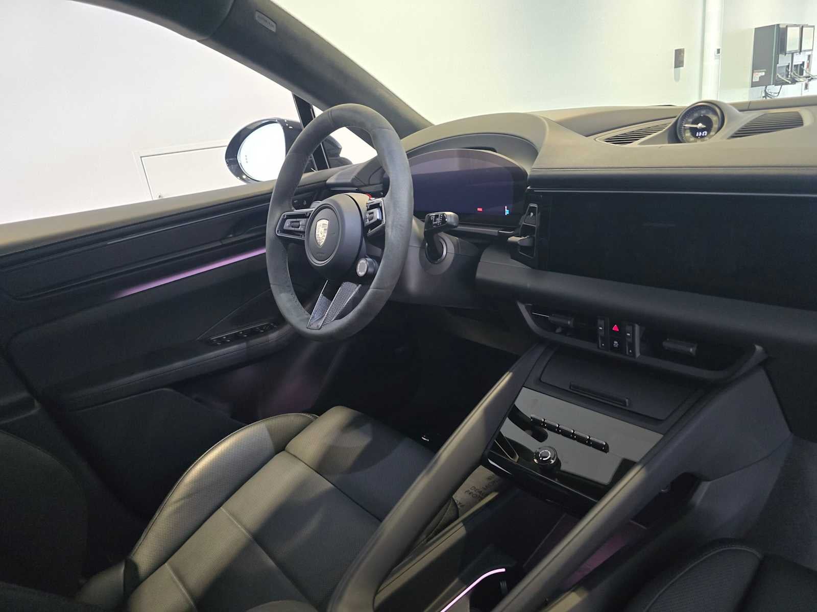 2025 Porsche Macan Macan Turbo Electric