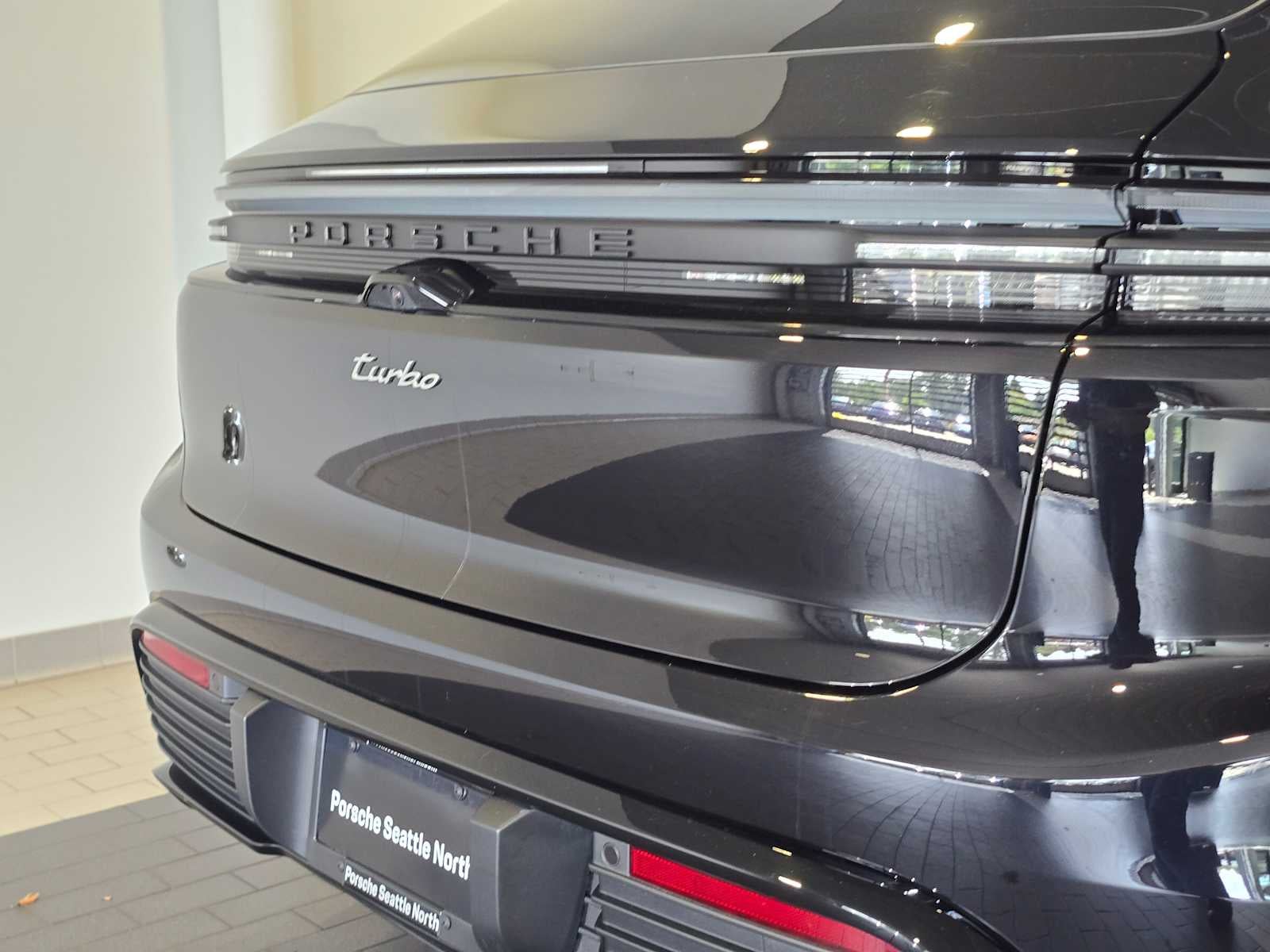 2025 Porsche Macan Macan Turbo Electric