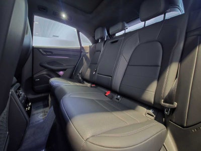 2025 Porsche Macan Macan Turbo Electric