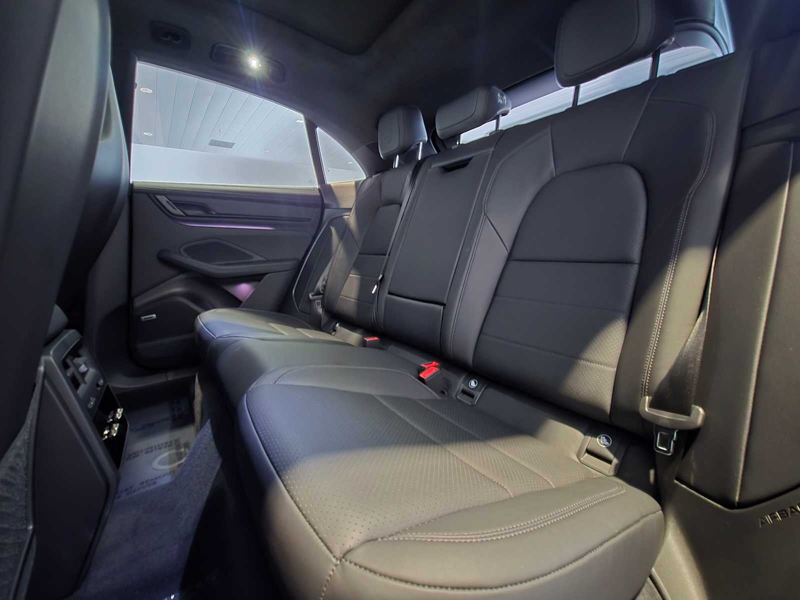 2025 Porsche Macan Macan Turbo Electric