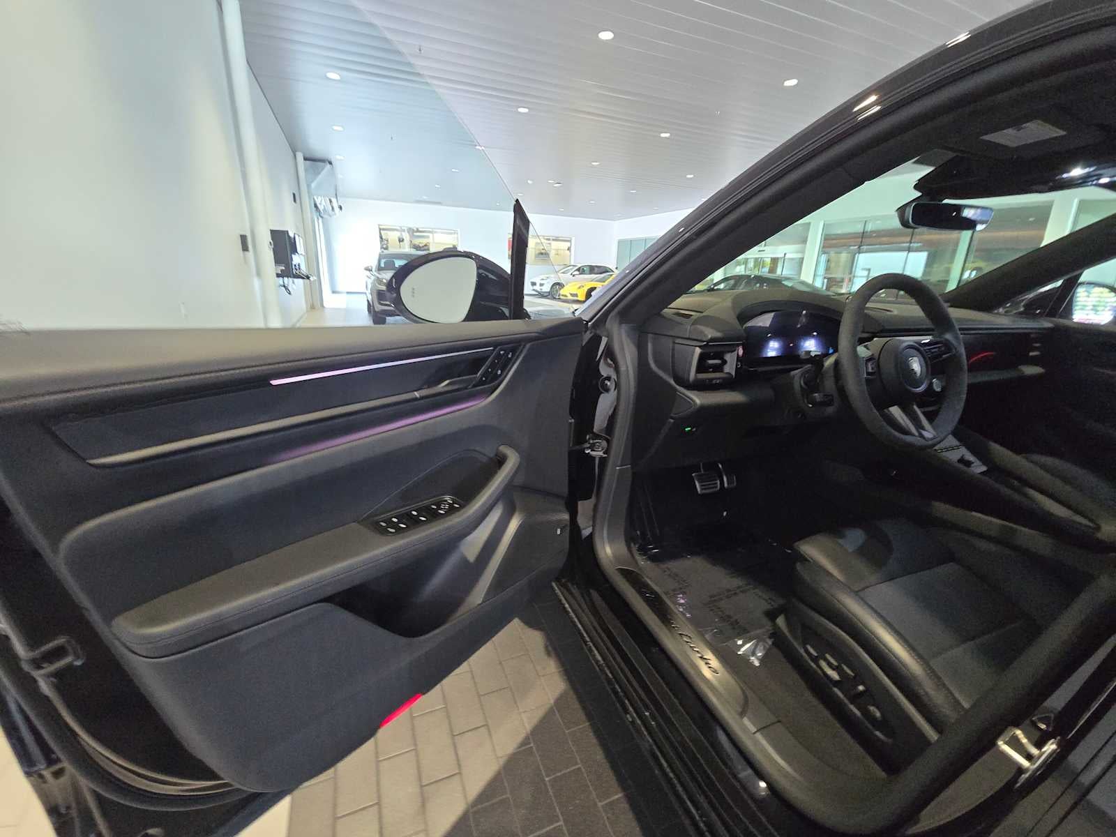 2025 Porsche Macan Macan Turbo Electric