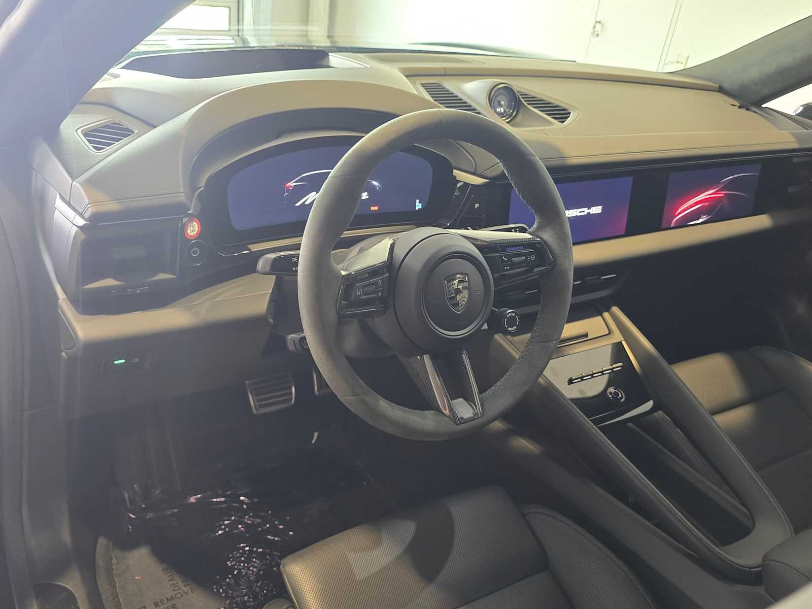 2025 Porsche Macan Macan Turbo Electric