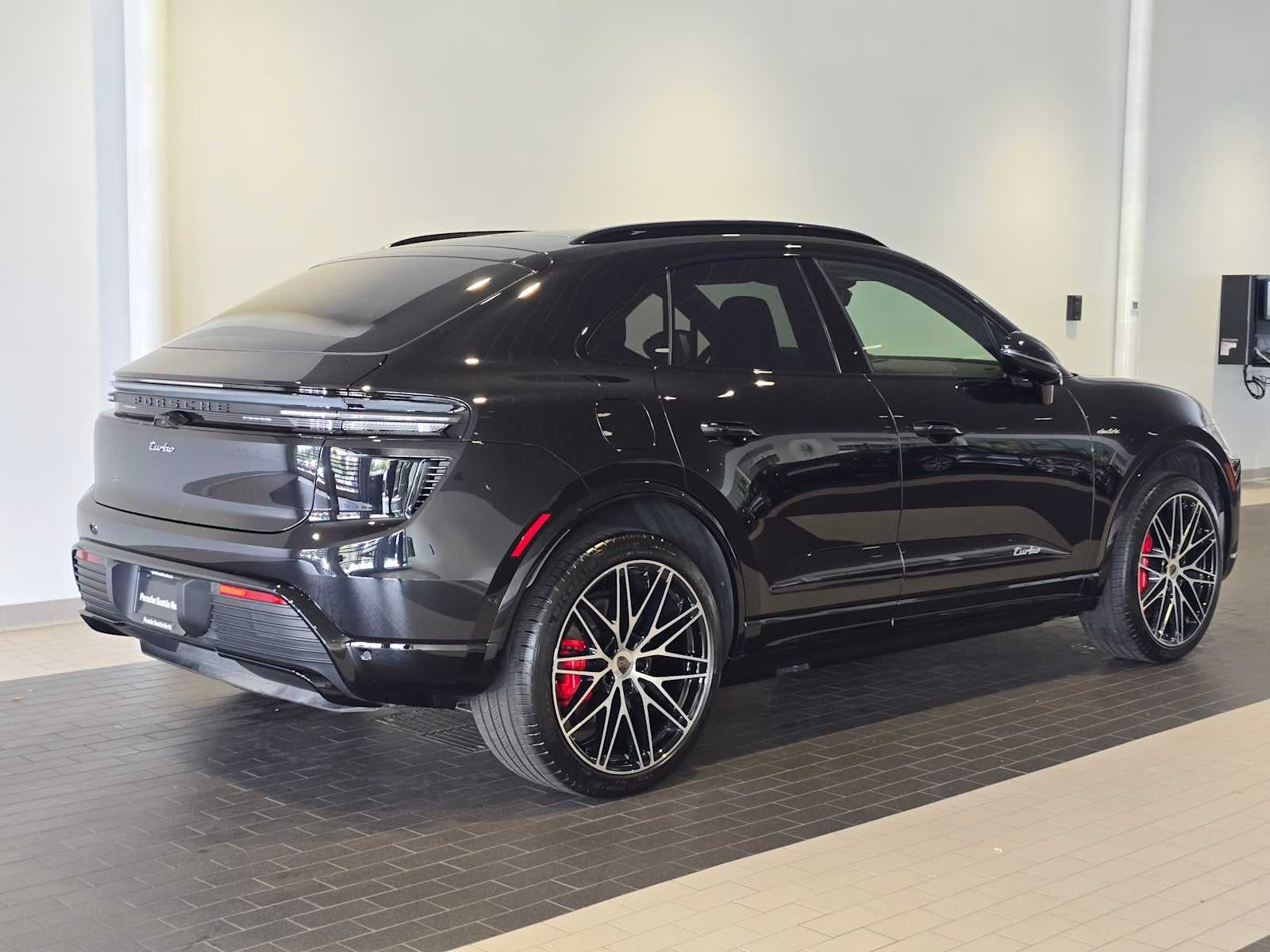 2025 Porsche Macan Macan Turbo Electric