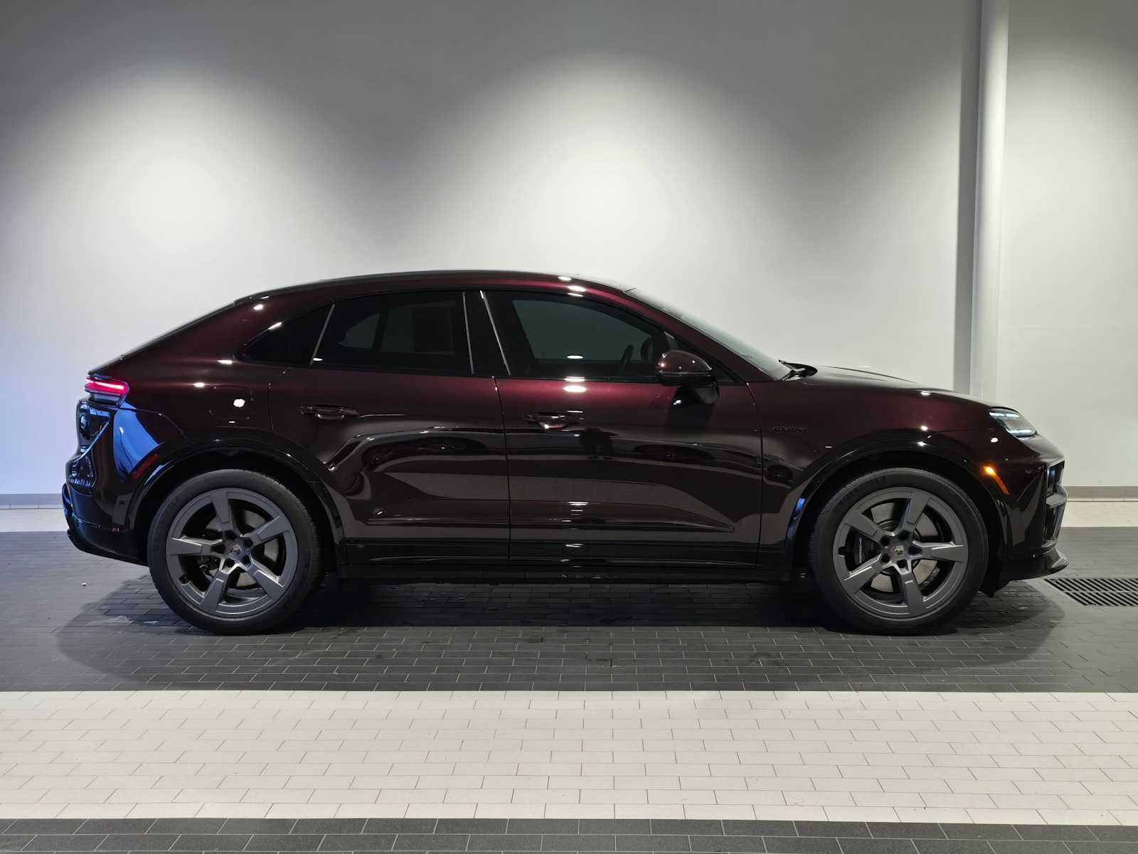 2025 Porsche Macan Electric Turbo