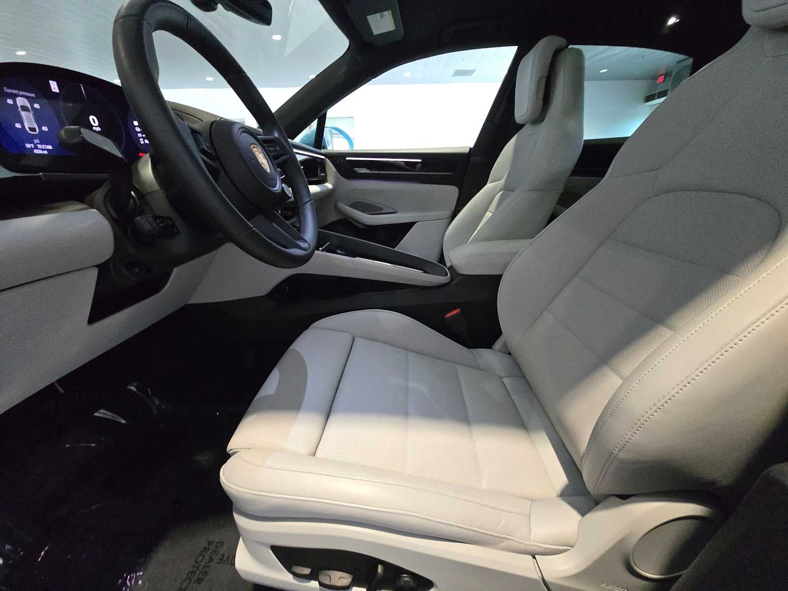 2025 Porsche Macan Macan Electric