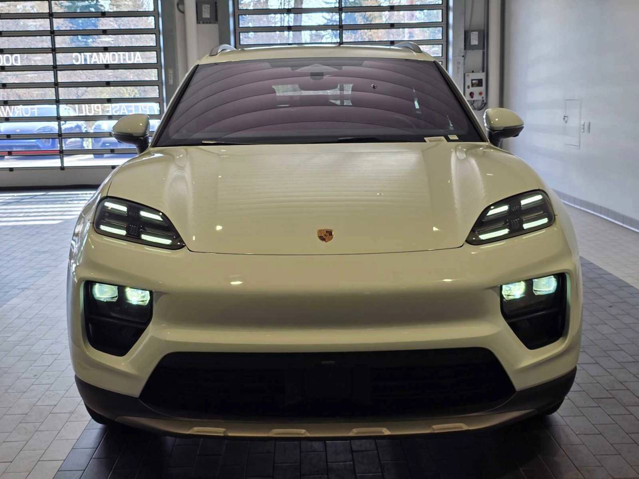 2025 Porsche Macan Electric