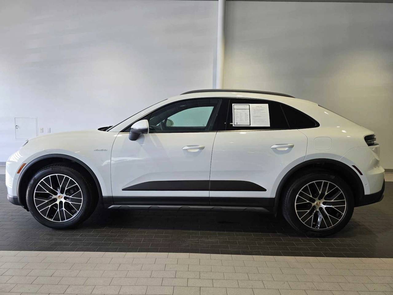2025 Porsche Macan Electric