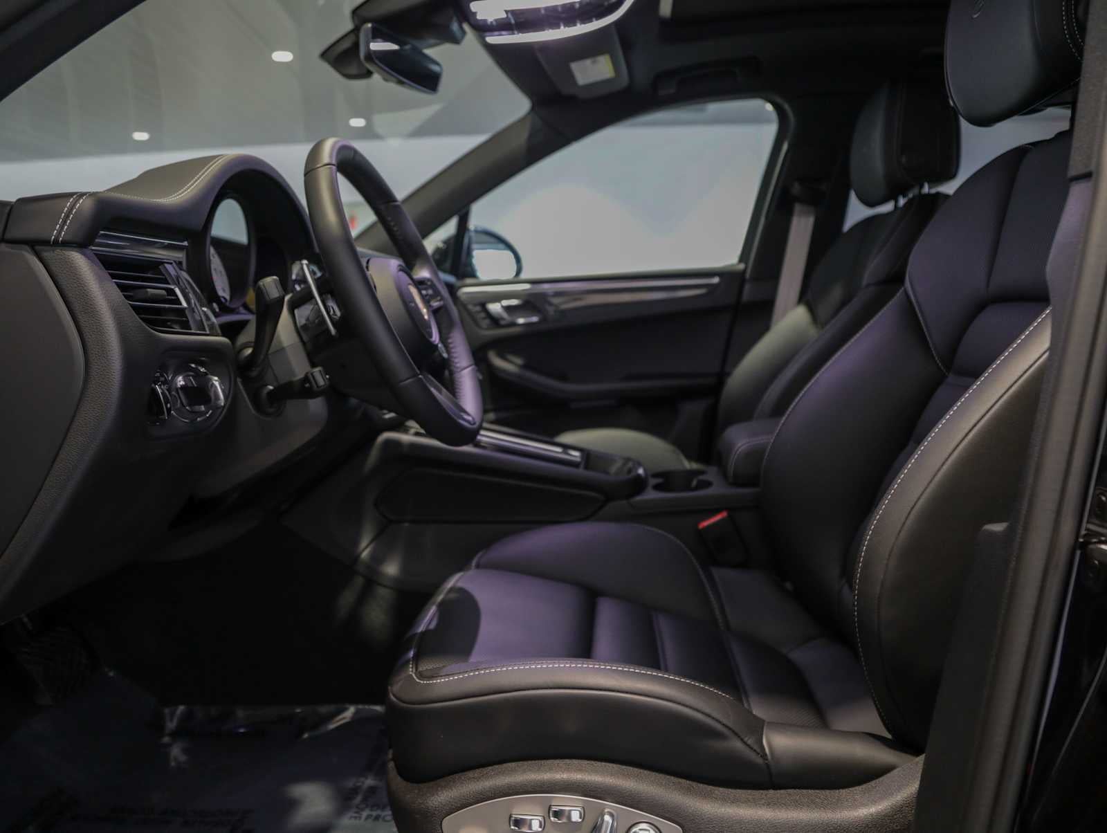 2026 Porsche Macan Macan GTS