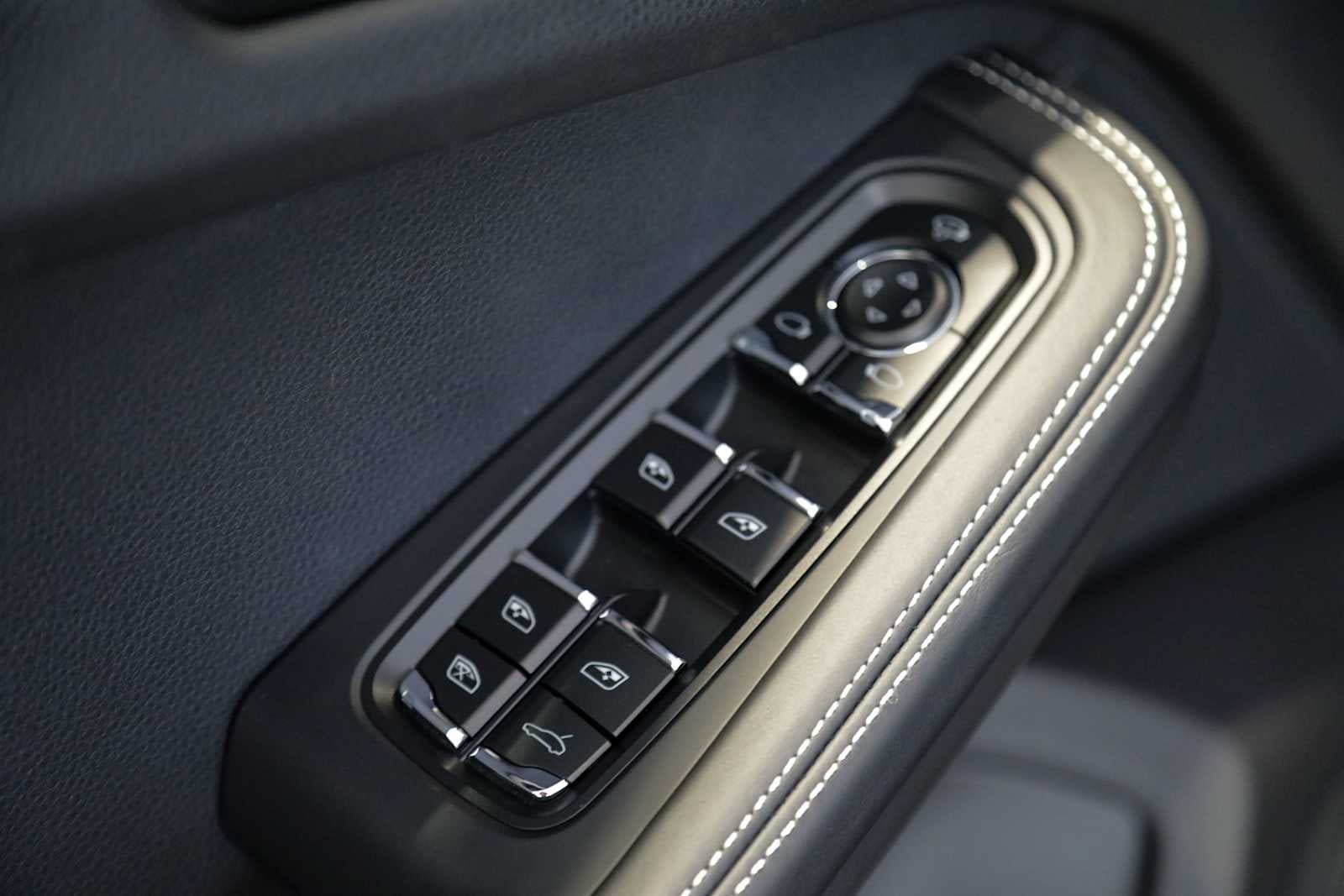 2026 Porsche Macan Macan GTS