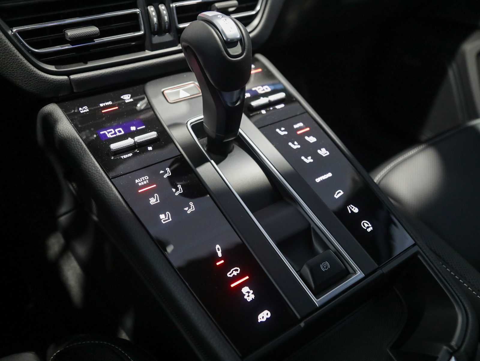 2026 Porsche Macan Macan GTS