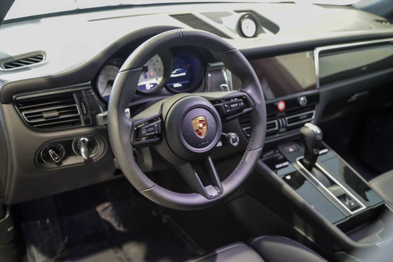 2026 Porsche Macan Macan GTS