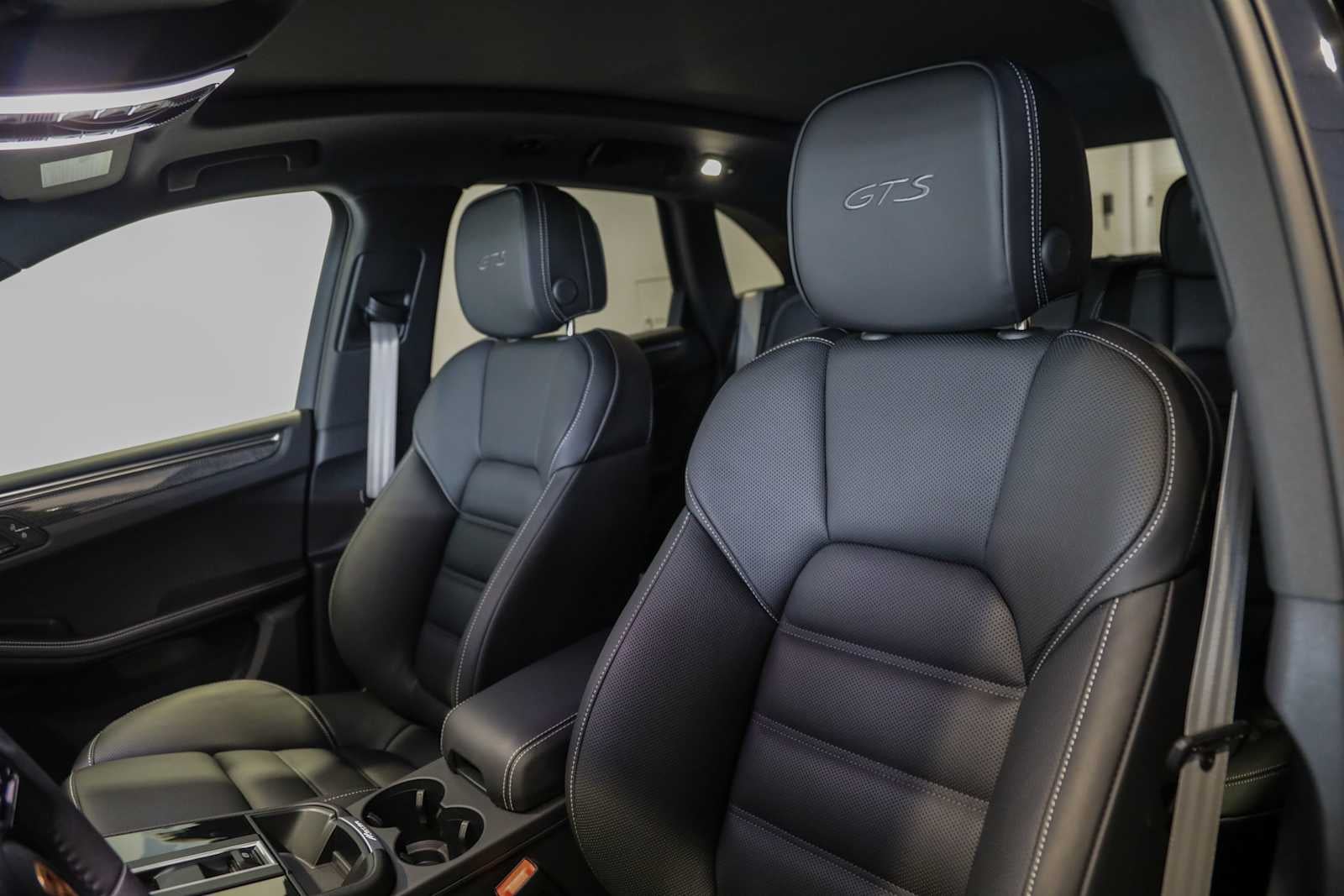 2026 Porsche Macan Macan GTS