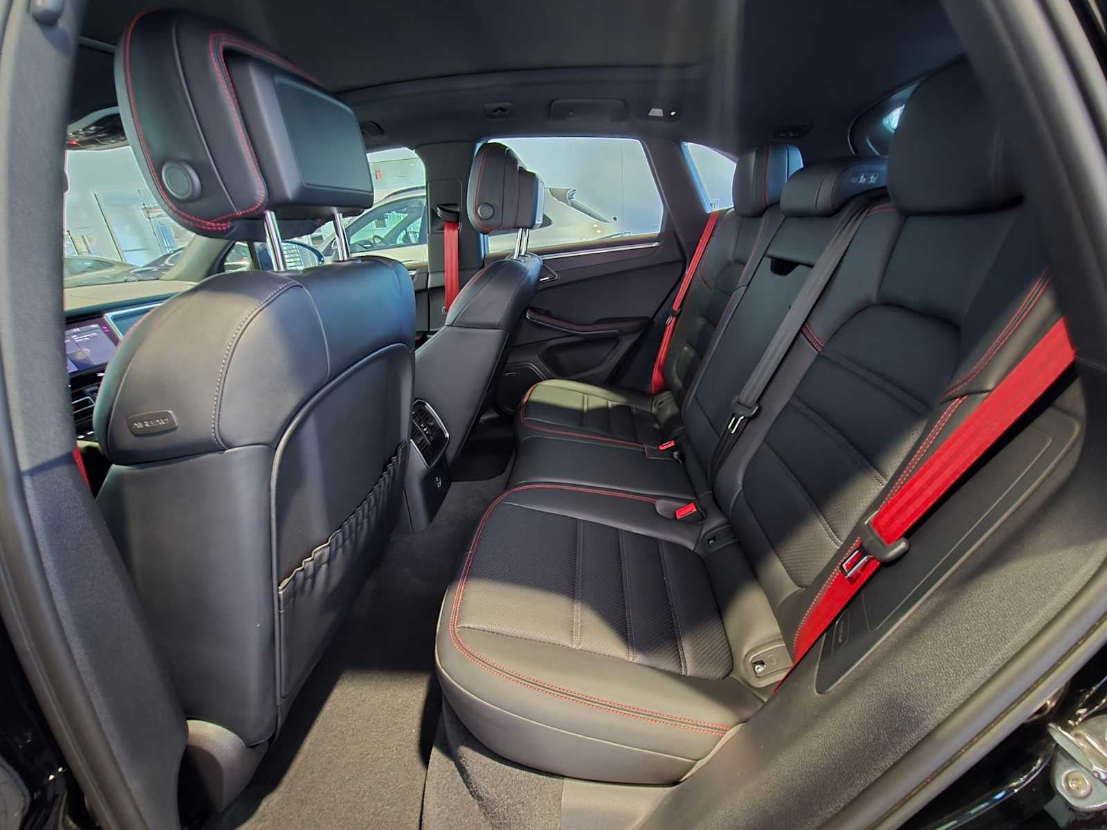 2025 Porsche Macan Macan GTS
