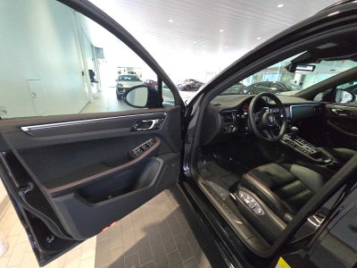 2025 Porsche Macan Macan GTS