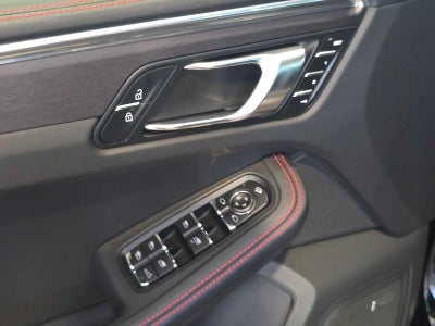 2025 Porsche Macan Macan GTS