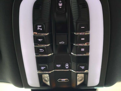 2023 Porsche Macan Macan S