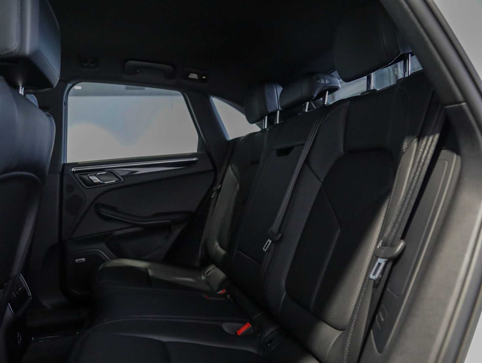2025 Porsche Macan Macan S