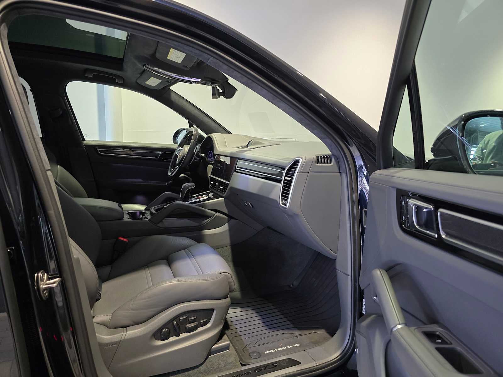 2023 Porsche Cayenne GTS