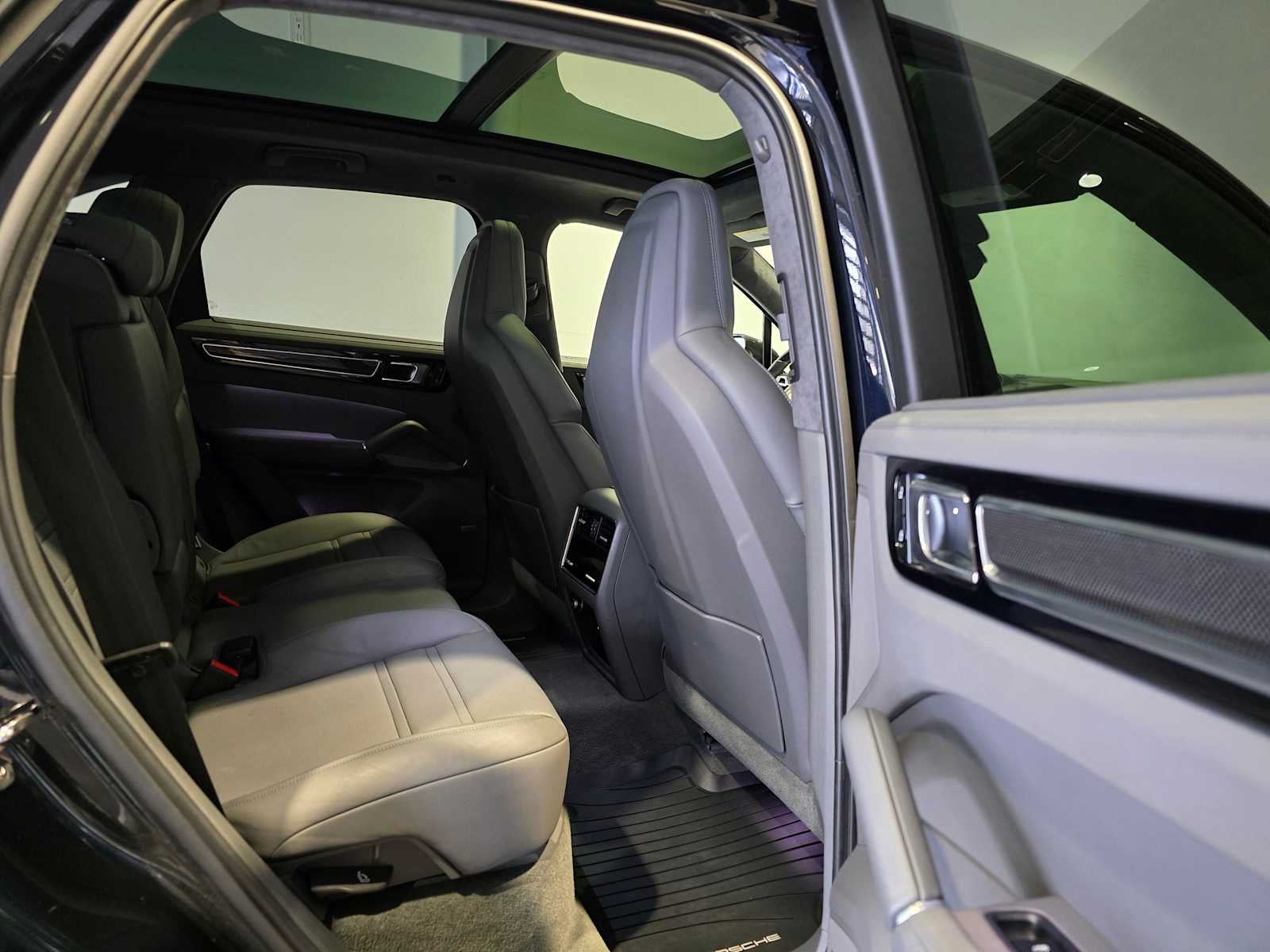 2023 Porsche Cayenne GTS