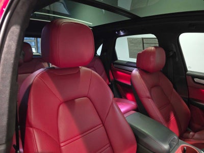 2023 Porsche Cayenne Turbo S E-Hybrid