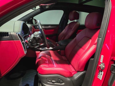 2023 Porsche Cayenne Turbo S E-Hybrid